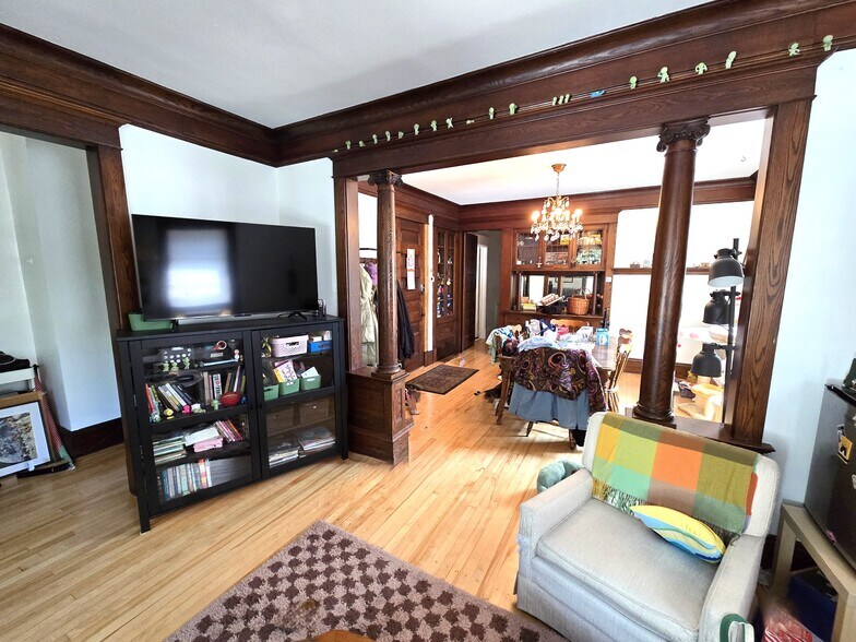 More Photos Of 2409 S Lyndale Ave, Minneapolis Multifamily For Sale