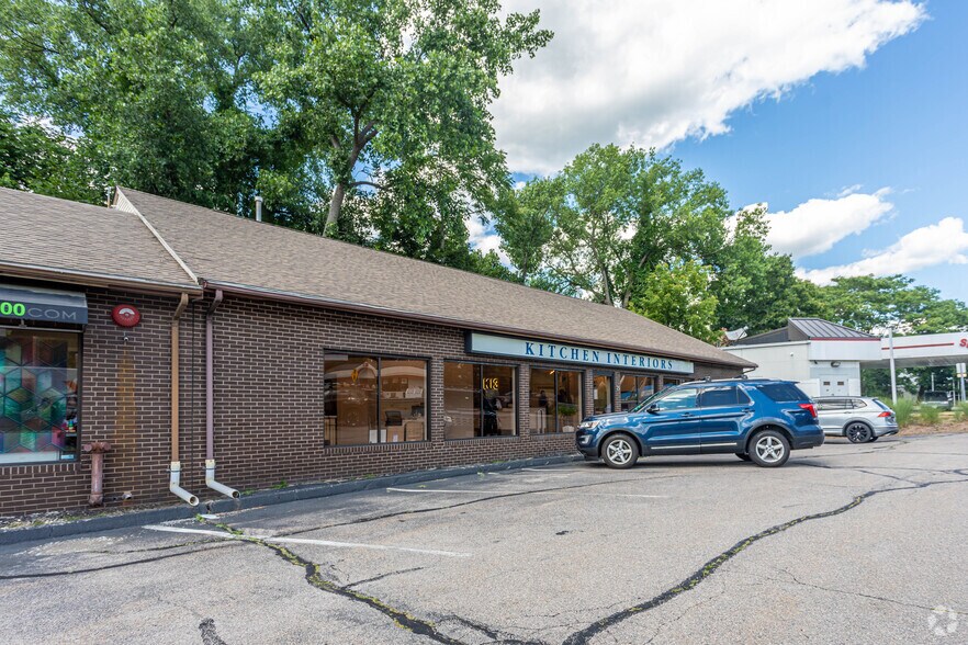 More Photos Of 255 Worcester St, Natick Storefront Retail Office For Lease