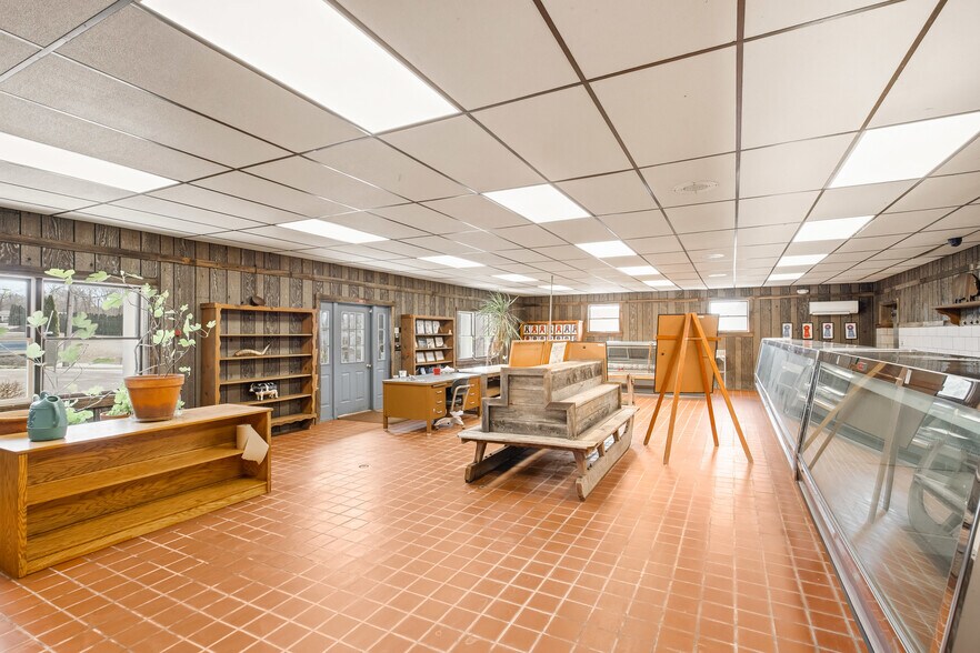 More Photos Of 1908 Water Level Rd, Somerset Specialty For Sale