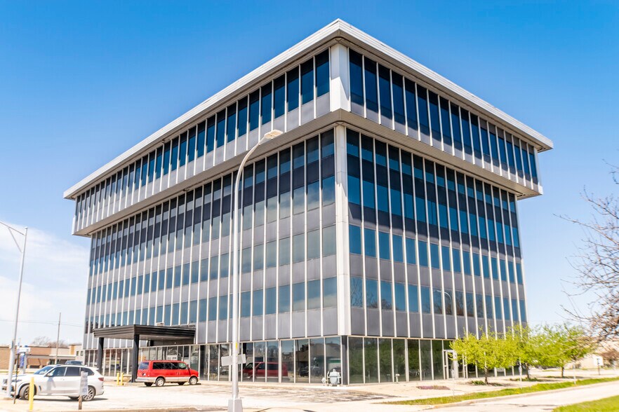 More Photos Of 511 Fort St, Port Huron Office Residential For Sale