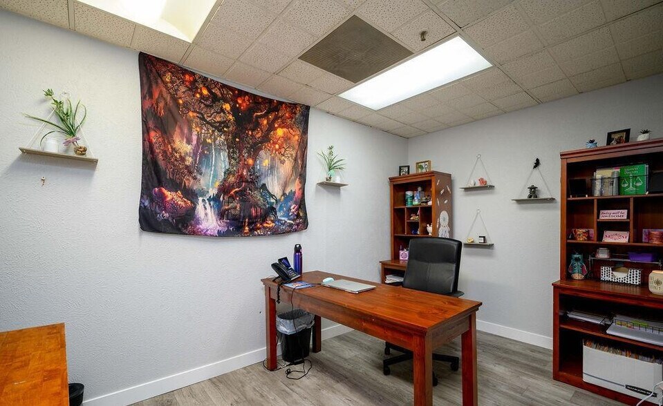 More Photos Of 456 Fulton St, Peoria Office For Sale