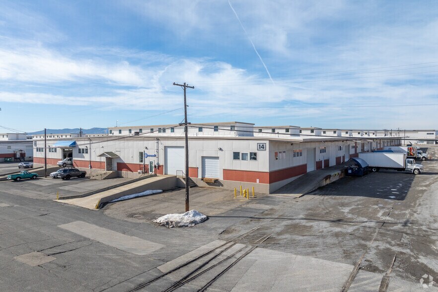 More Photos Of 3808 N Sullivan Rd, Spokane Valley Warehouse For Lease