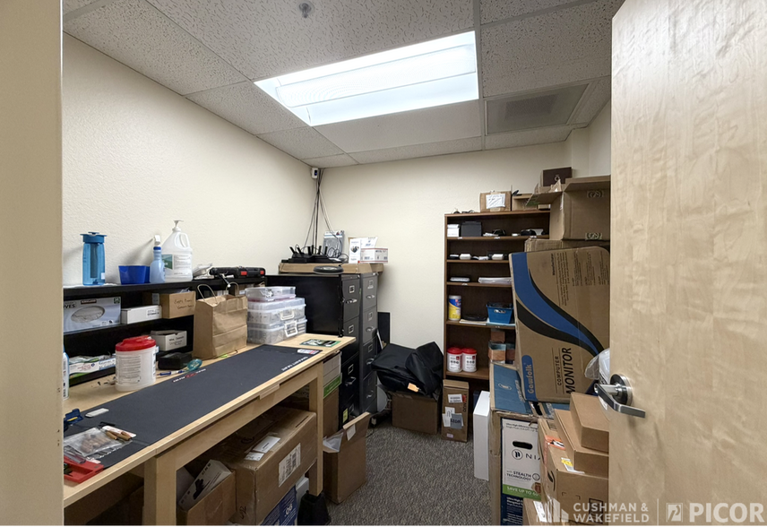 More Photos Of 3275 W Ina Rd, Tucson Office Residential For Lease