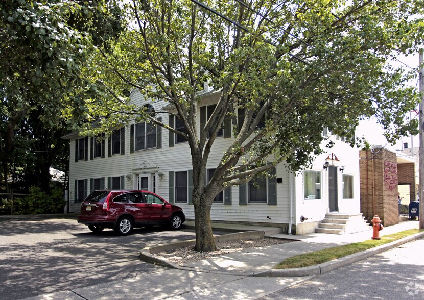 More Photos Of 1141 Lincoln Sq, Long Branch Office For Lease