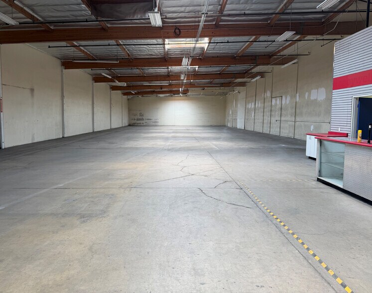 More Photos Of 23456 South Pointe Dr, Laguna Hills Warehouse For Lease