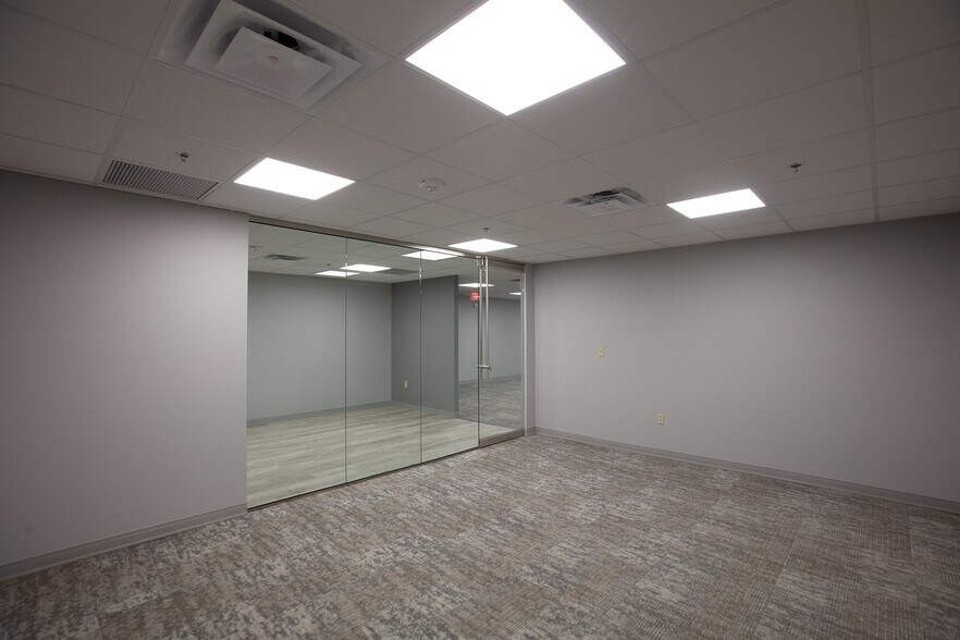 More Photos Of 3300 W Esplanade Ave S, Metairie Office For Lease