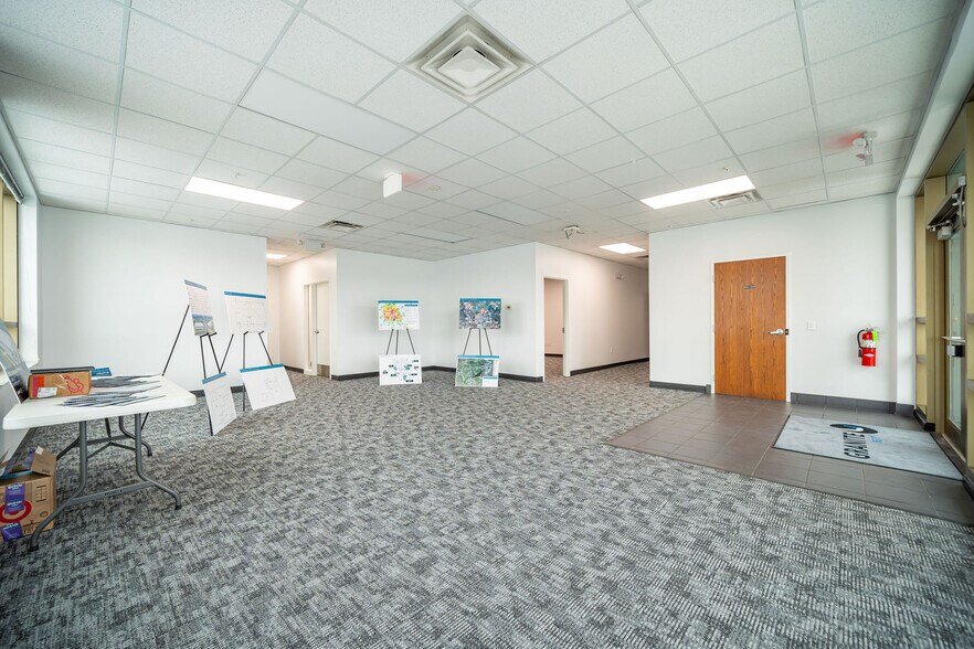 More Photos Of 5415 Centerpoint Pky, Groveport Distribution For Lease