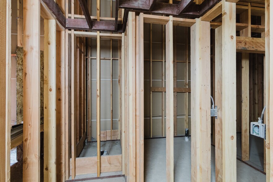 More Photos Of 151-161 Airport Rd, King City Warehouse For Lease