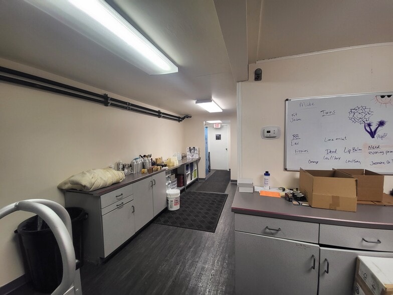 More Photos Of 327 Main St, Evansville Storefront For Sale