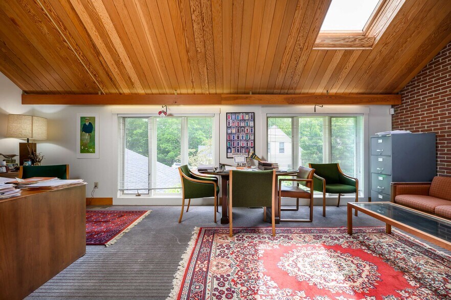 More Photos Of 10 Walker St, Kittery Loft Creative Space For Lease