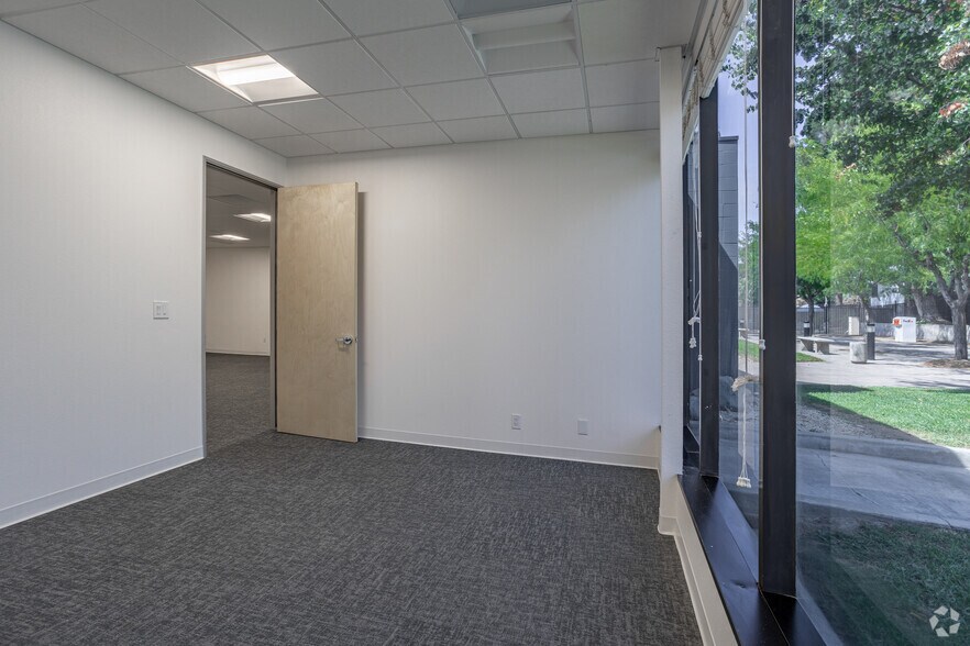 More Photos Of 2930 Inland Empire Blvd, Ontario Unknown For Lease