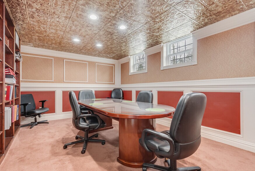 More Photos Of 560 Main St, Chatham Medical For Sale