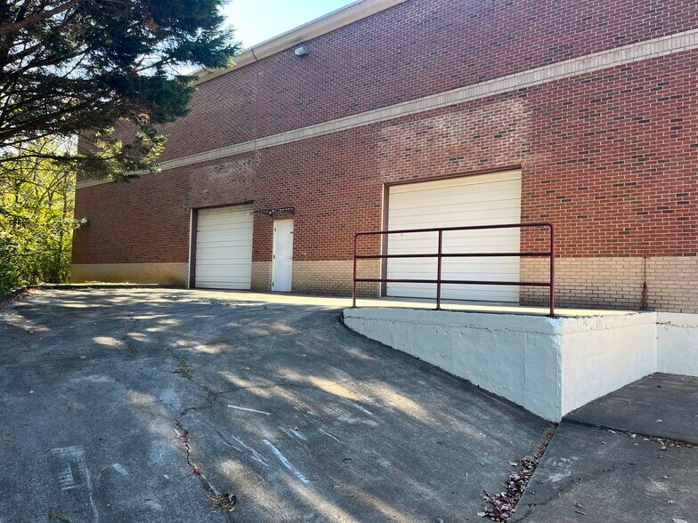 More Photos Of 4388 Sudderth Rd, Buford Warehouse For Sale