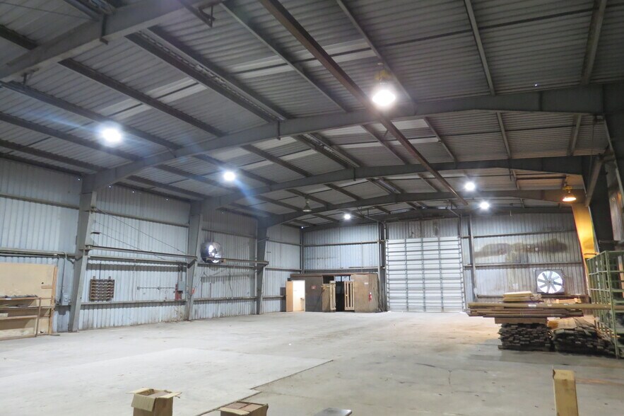 More Photos Of 7585 Wilson Blvd, Jacksonville Warehouse For Lease