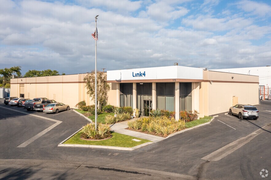 More Photos Of 175 E Freedom Ave, Anaheim Manufacturing For Lease
