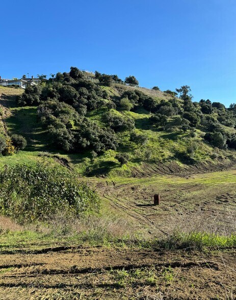 More Photos Of 3986 Cloverdale ave, Los Angeles Land For Sale