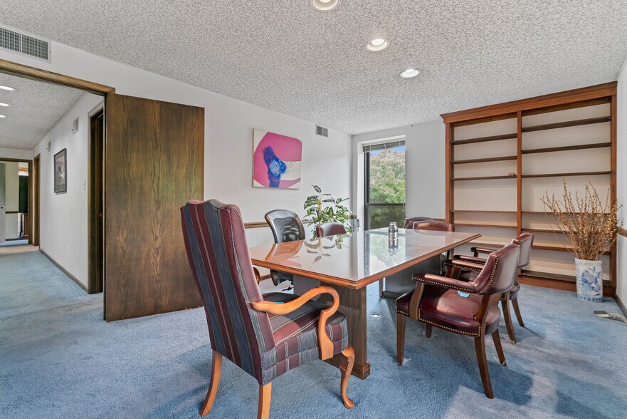 More Photos Of 600 McKnight Park Dr, Pittsburgh Office For Lease