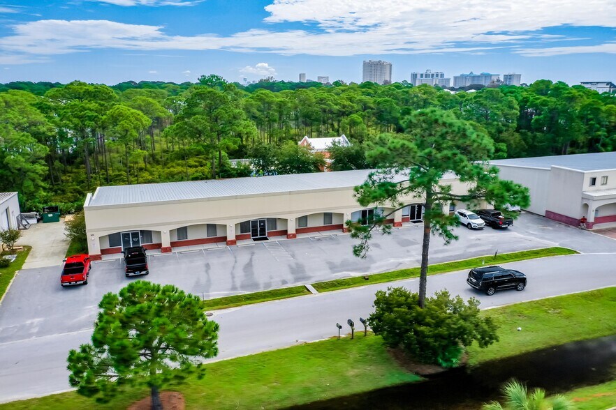 More Photos Of 101 Business Centre Dr, Miramar Beach Service For Lease