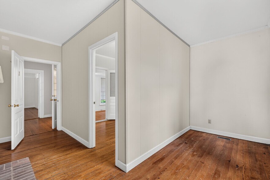 More Photos Of 117 E Salisbury St, Pittsboro Office For Sale