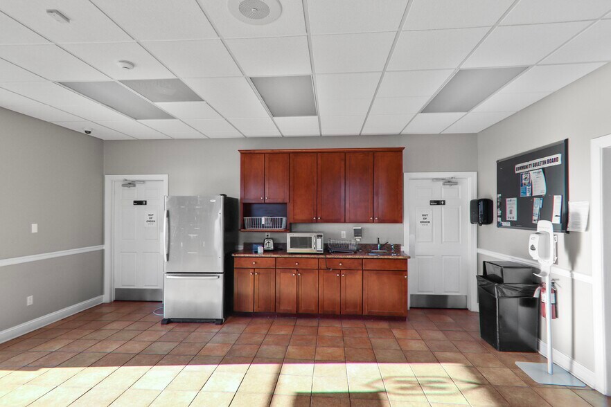 More Photos Of 3601 Choptank Rd, Preston Flex For Sale