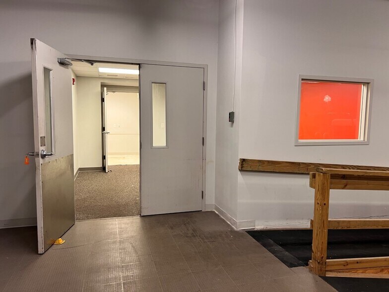 More Photos Of 1112-1128 Broadway St, Quincy Flex For Lease