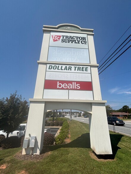 More Photos Of 966 Big a Rd, Toccoa General Retail For Lease