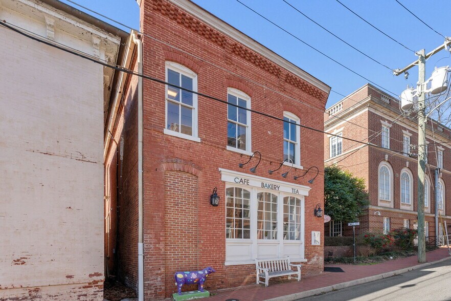 More Photos Of 12 Culpeper St, Warrenton Restaurant For Sale