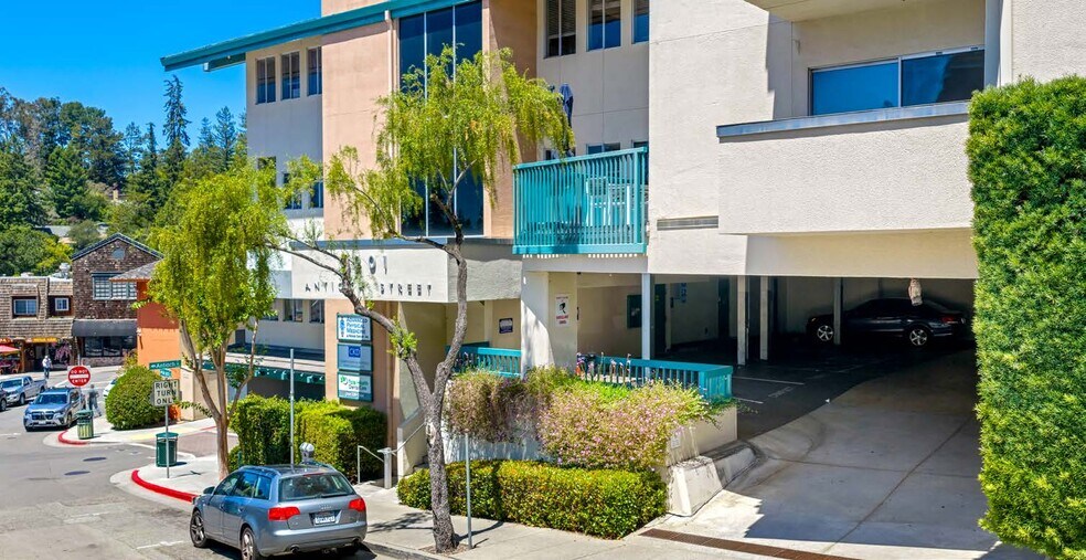 More Photos Of 6201 Antioch St, Oakland Office Residential For Sale
