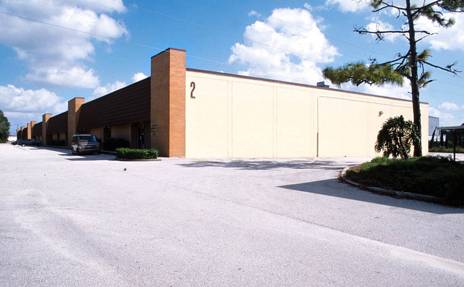 More Photos Of 3620-3648 Silver Star Rd, Orlando Warehouse For Lease