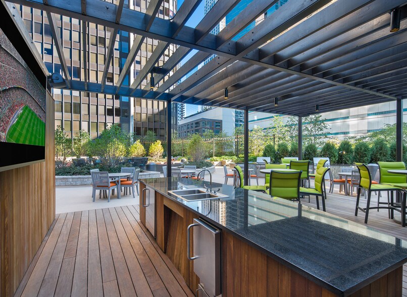 More Photos Of 360 E Ohio St, Chicago Apartments For Lease