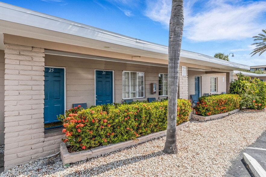 More Photos Of 340 Tamiami Trl S, Venice Hotel For Sale