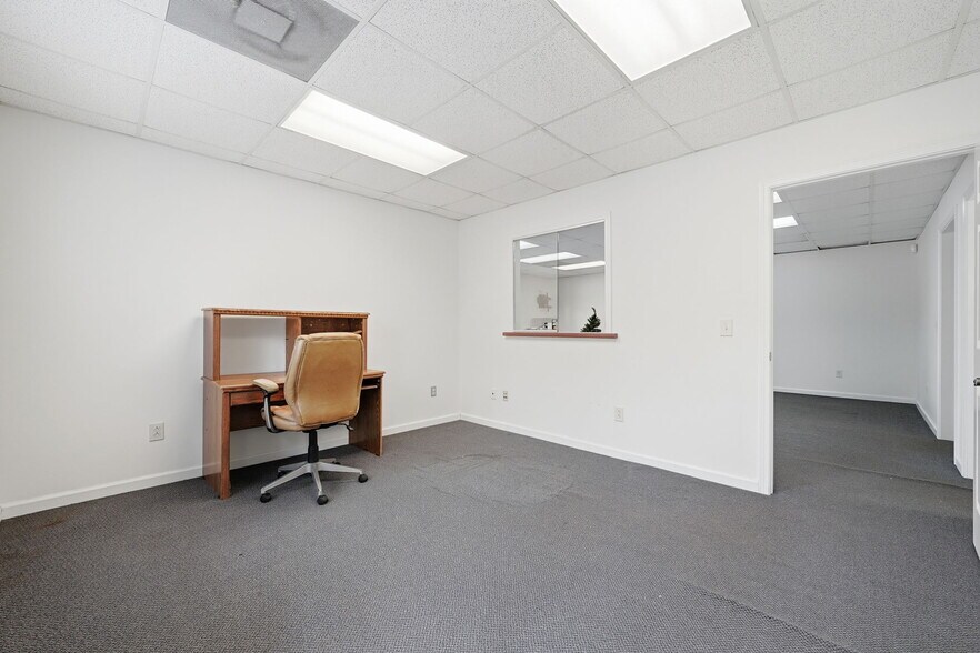 More Photos Of 70 Mountain Dr, Dahlonega Medical For Lease