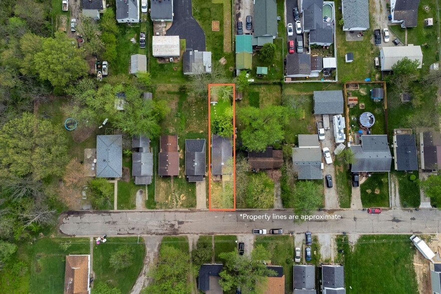 More Photos Of 2550 Broadway St, New Albany Apartments For Sale