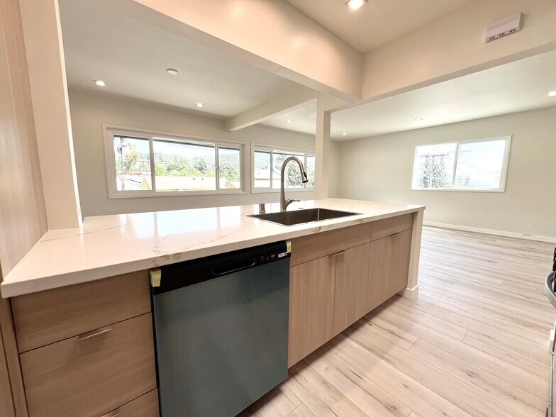 More Photos Of 3511 Market St, Glendale Office Residential For Lease