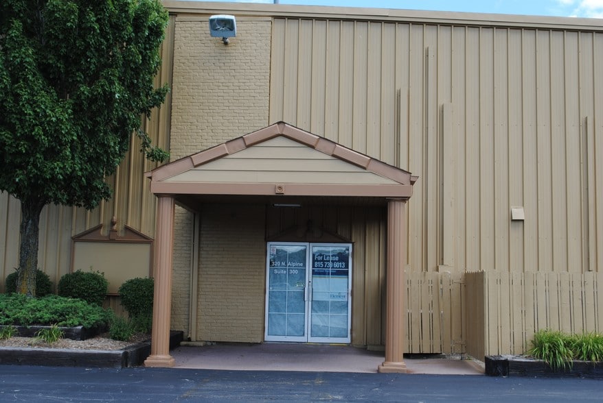 More Photos Of 300-320 N Alpine Rd, Rockford General Retail For Lease
