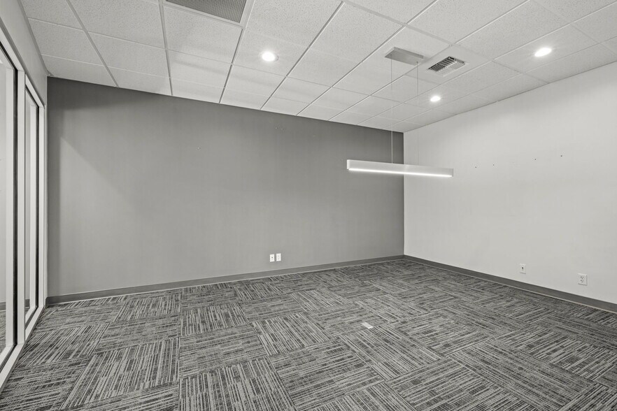 More Photos Of 2431 Capitol Ave, Sacramento Loft Creative Space For Lease