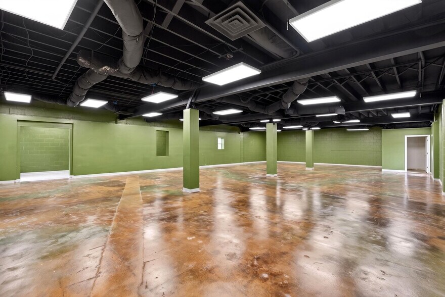 More Photos Of 1141 S Trade St, Tryon General Retail For Lease