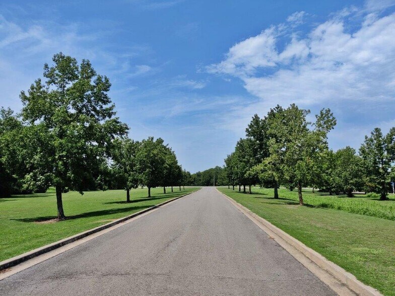 More Photos Of 905 Airport Parkway, Tahlequah Land For Sale