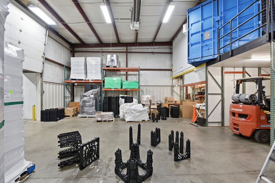 More Photos Of 2533 Hoitt Ave, Knoxville Truck Terminal For Sale