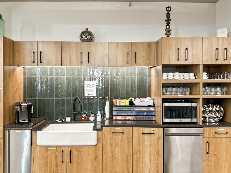 More Photos Of 863 Massachusetts Ave, Indianapolis Coworking Space