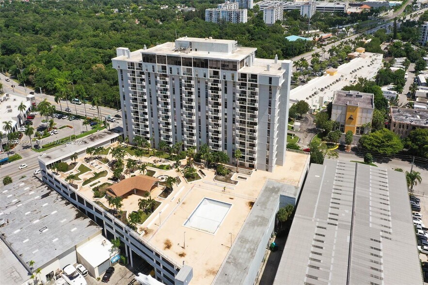 More Photos Of 13499 Biscayne Blvd, Miami Apartments For Sale