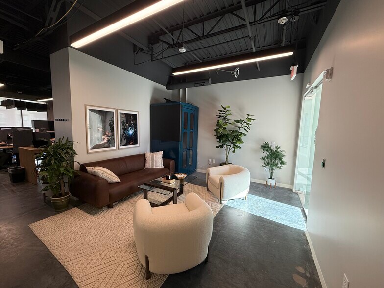 More Photos Of 168 E Midvillage Rd, Sandy Apartments For Lease