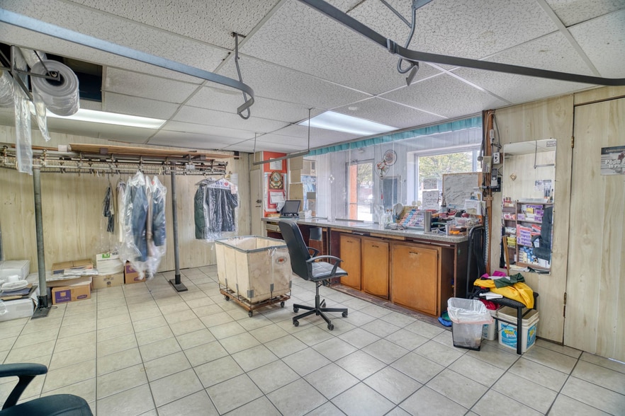 More Photos Of 12 E Wister St, Philadelphia Storefront For Sale