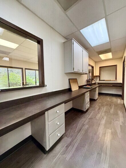 More Photos Of 906 Sixth Ave, Picayune Office For Sale