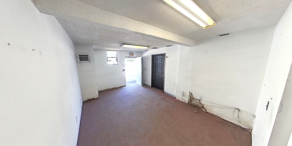 More Photos Of 4131 Lenox Ave, Jacksonville Warehouse For Lease