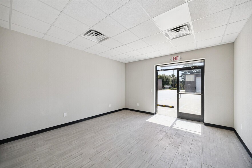 More Photos Of 22215 Mueschke Rd, Tomball Unknown For Lease