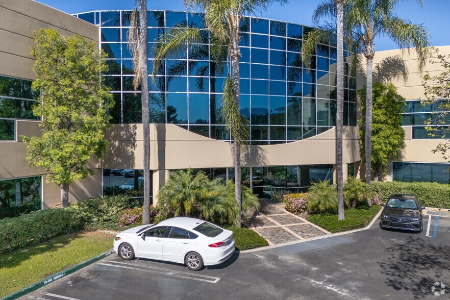 More Photos Of 2 South Pointe Dr, Lake Forest Office For Lease