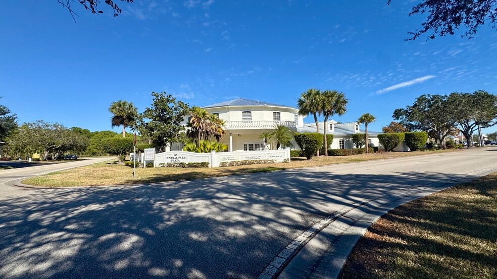 More Photos Of 145 NW Central Park Plz, Port Saint Lucie Medical For Lease