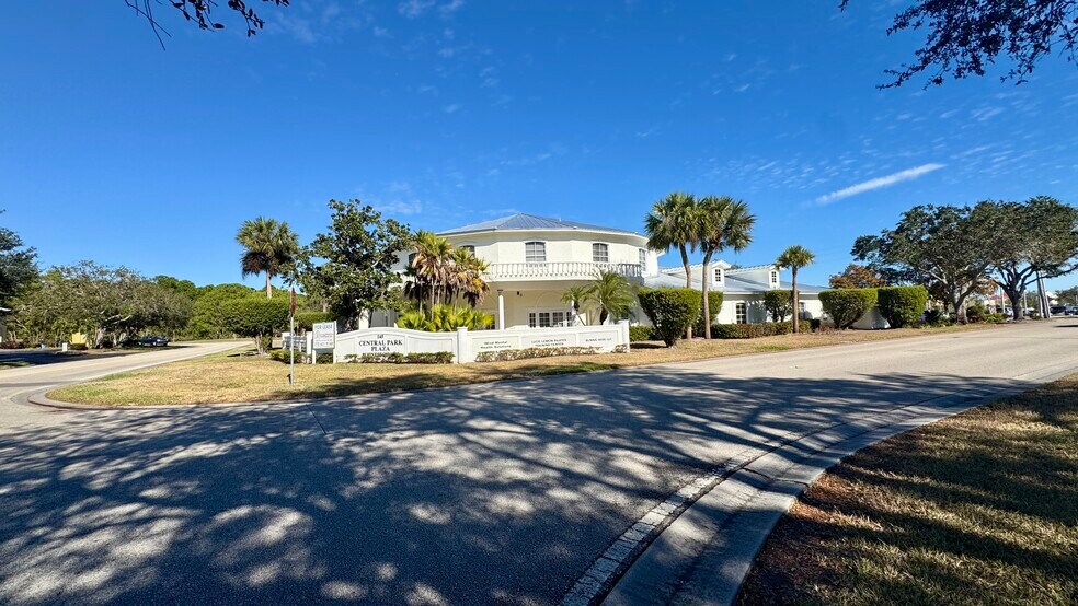 More Photos Of 145 NW Central Park Plz, Port Saint Lucie Medical For Lease