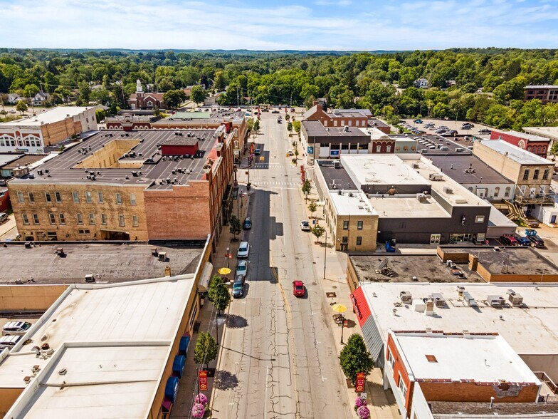 More Photos Of 211 Maple St, Big Rapids Office Residential For Lease